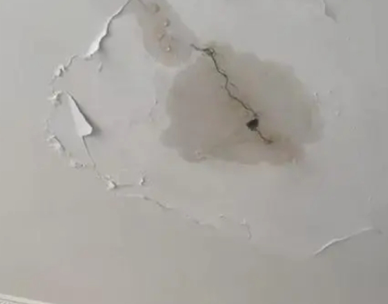 郑州惠济区阳台漏水维修公司分享下屋面防水工程质量问题原因分析